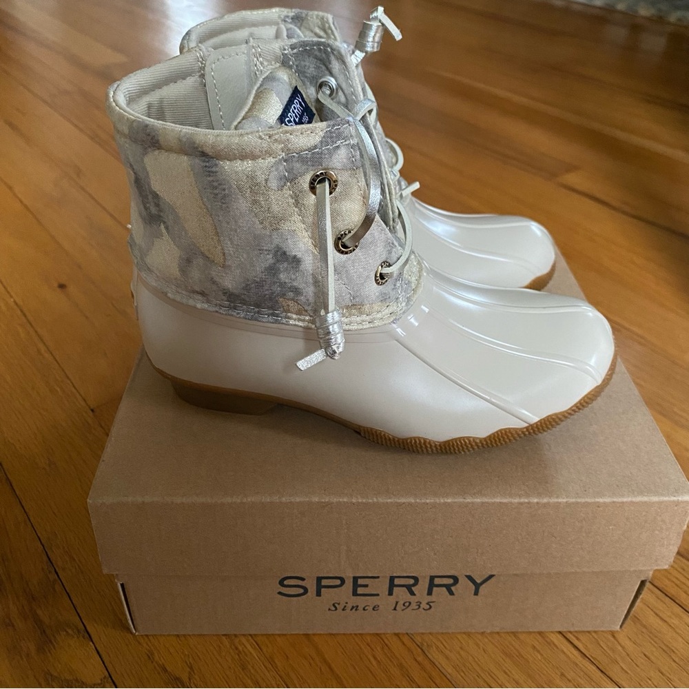 Little Kid's Saltwater Metallic Camo Duck Boot🦆